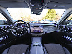 Paderborn Mercedes-Benz E 220 Fahrzeugbild - 9