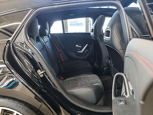 Arnsberg Mercedes-Benz CLA 35 Innenaufnahme
