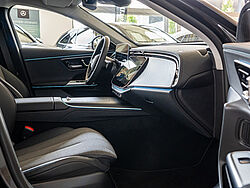 Menden Mercedes-Benz E 300 Innenaufnahme Cockpit