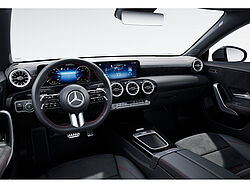 Braunschweig Mercedes-Benz CLA 250 Innenaufnahme Cockpit