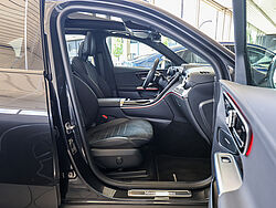 Menden Mercedes-Benz andere Innenaufnahme Cockpit