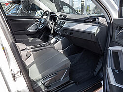 Stendal Audi Q3 Innenaufnahme Cockpit