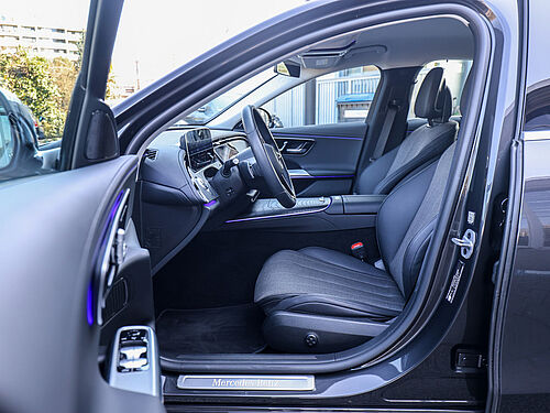 Paderborn Mercedes-Benz E 220 Fahrzeugbild - 12